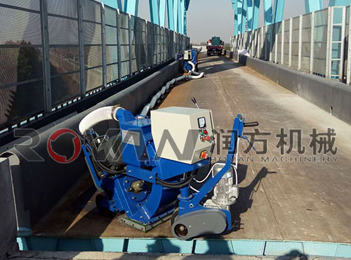 路面拋丸機270在滬通長江大橋施工